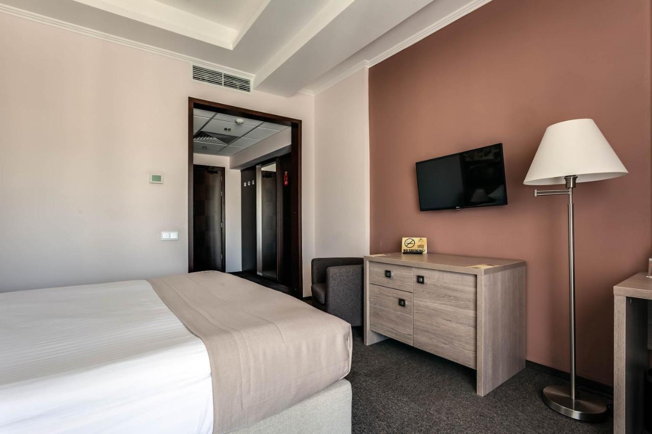 Rius Hotel Lviv Luaran gambar