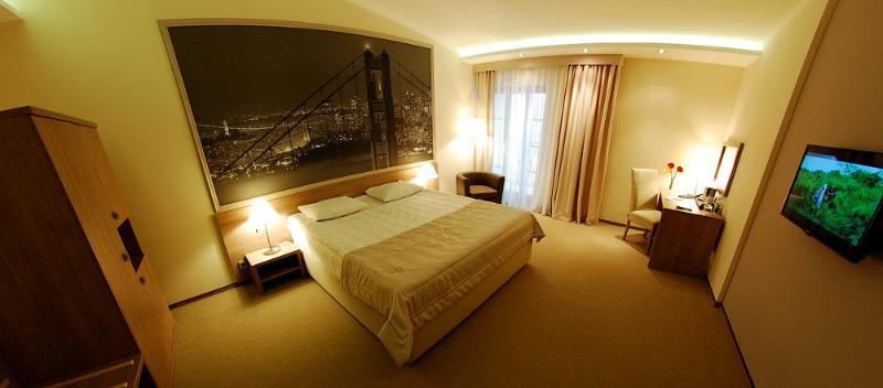 Rius Hotel Lviv Luaran gambar